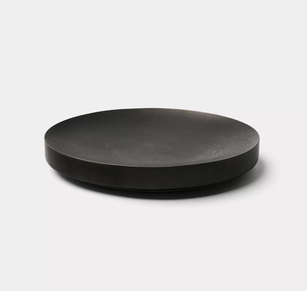 Canthus Dish by Refractory