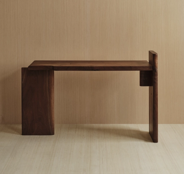 Henrique Console by Gregory Beson