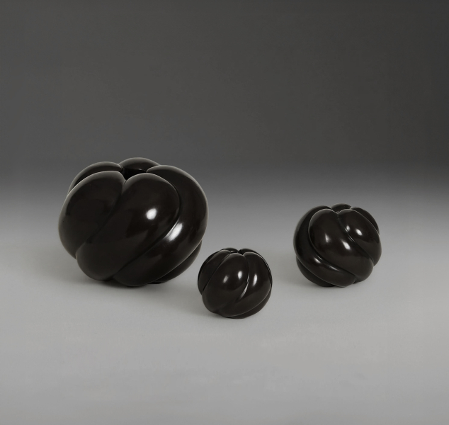 Pepper Vase by Elan Atelier