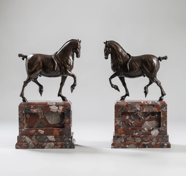 Pferd Sculpture by Elan Atelier